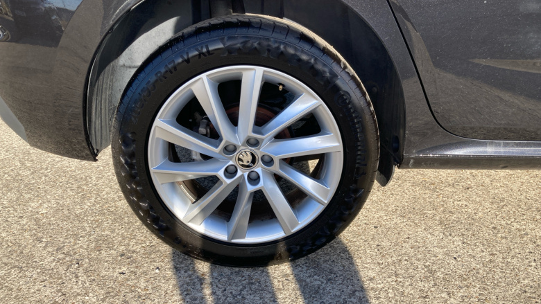 Skoda Kamiq 1.5 TSI SE 5dr DSG Petrol Hatchback